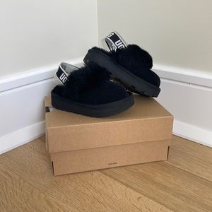 UGG - Funkette Black